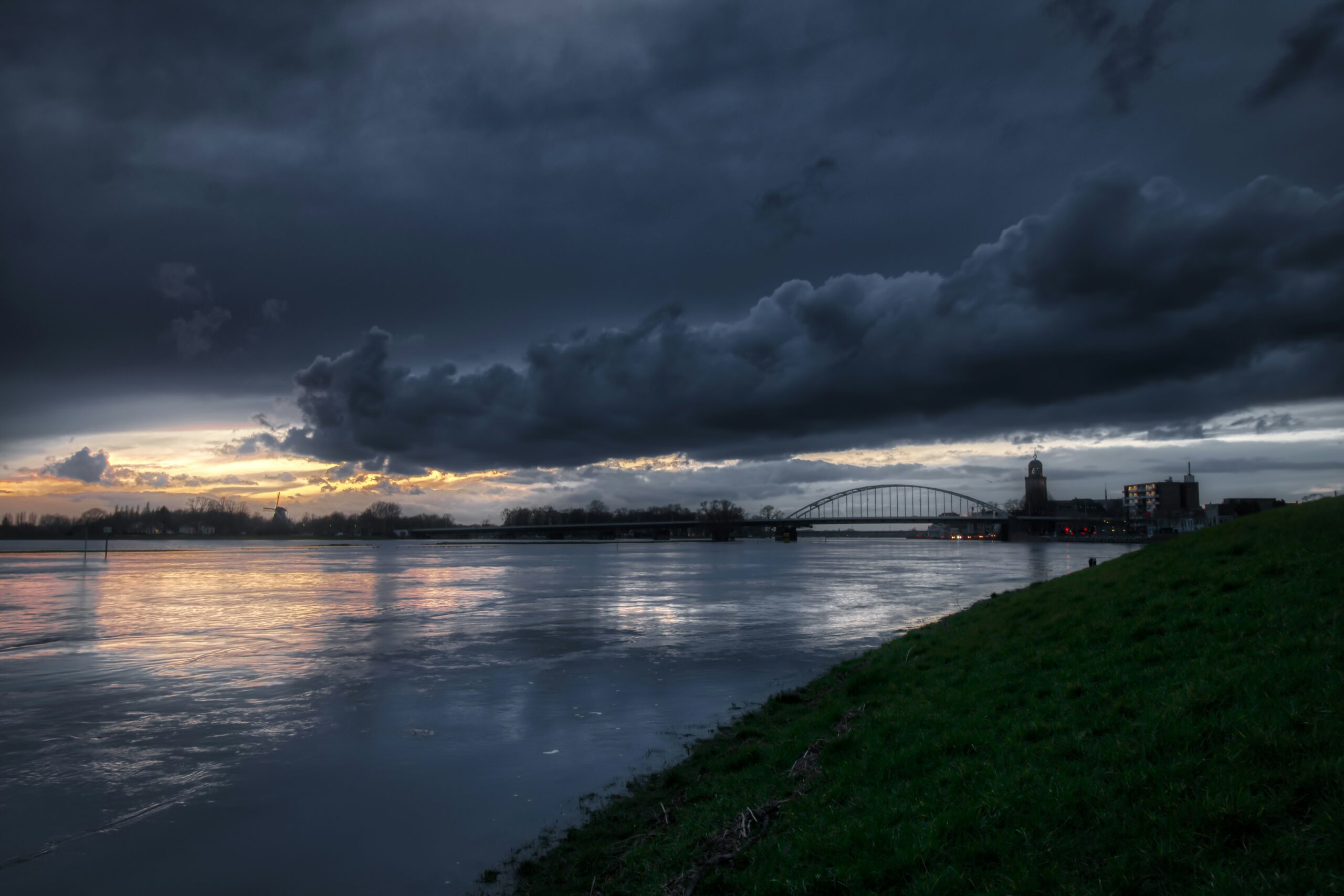 Storm ramp nederland noodpakket